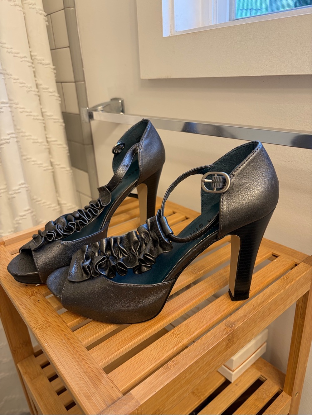 Madden Girl Pewter Ruffle Peep-Toe Ankle-Strap Heels Size 10 Never Worn in Box